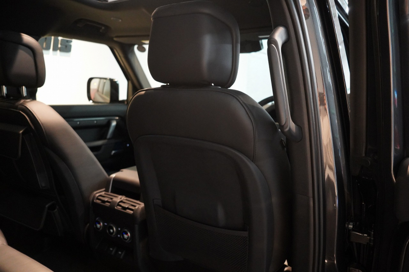 ランドローバー ディフェンダー 110 CARPATHIAN EDITON  ワンオーナー 電動サイドステップ エボニーレザーシート 中古車 中古車