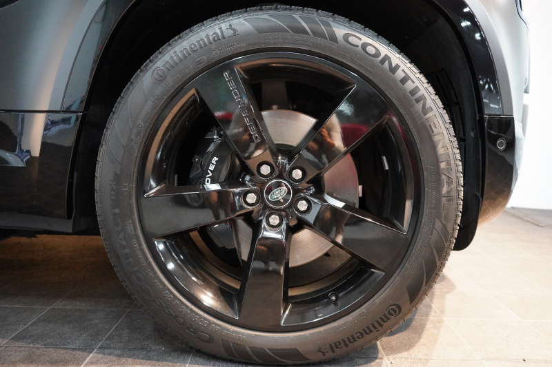 ランドローバー ディフェンダー 110 CARPATHIAN EDITON  ワンオーナー 電動サイドステップ エボニーレザーシート 中古車 中古車