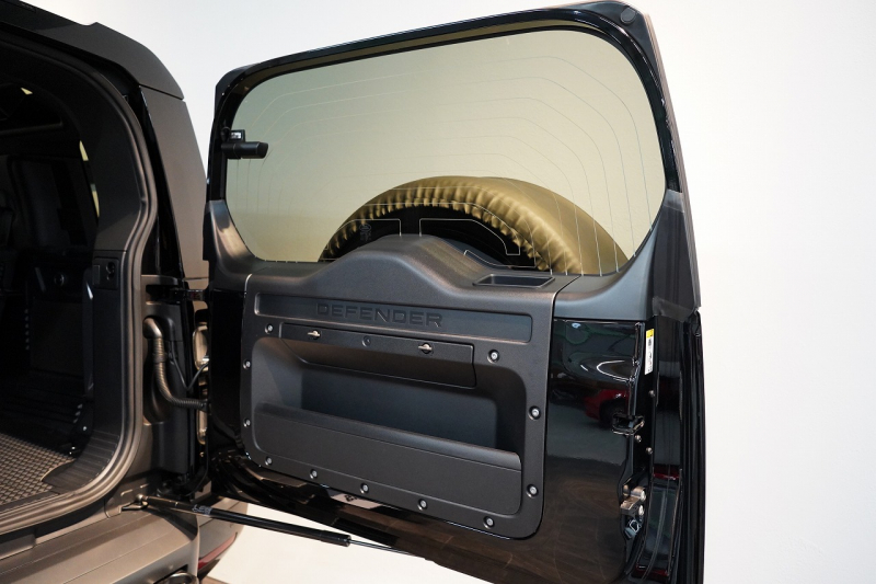 ランドローバー ディフェンダー 110 CARPATHIAN EDITON  ワンオーナー 電動サイドステップ エボニーレザーシート 中古車 中古車