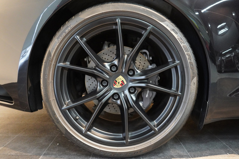 ポルシェ 911(Type991.2) Carrera PDK 左H スポクロ スポエグ Fリフト サンルーフ LEDヘッド BOSEサウンド ジェットブラック 中古車 中古車