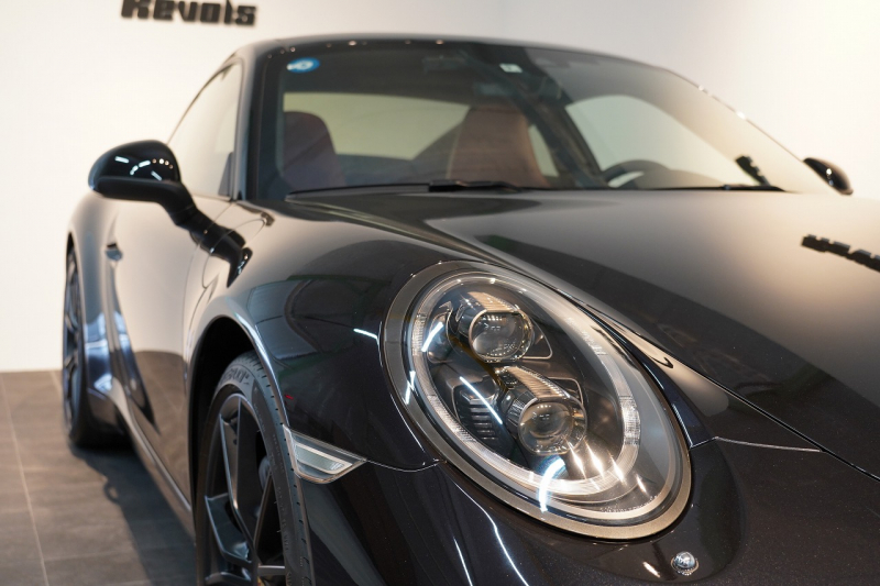 ポルシェ 911(Type991.2) Carrera PDK 左H スポクロ スポエグ Fリフト サンルーフ LEDヘッド BOSEサウンド ジェットブラック 中古車 中古車