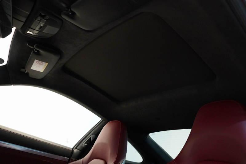 ポルシェ 911(Type991.2) Carrera PDK 左H スポクロ スポエグ Fリフト サンルーフ LEDヘッド BOSEサウンド ジェットブラック 中古車 中古車