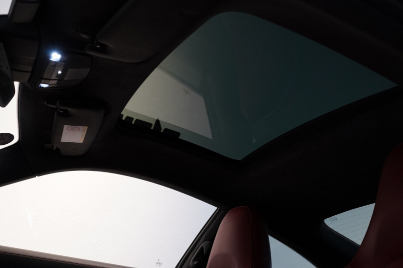 ポルシェ 911(Type991.2) Carrera PDK 左H スポクロ スポエグ Fリフト サンルーフ LEDヘッド BOSEサウンド ジェットブラック 中古車 中古車