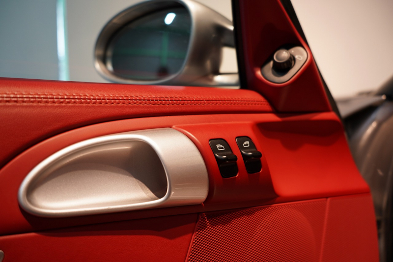 ポルシェ ボクスター(Type987) RS60 Spyder 6MT 限定37台 専用カレラレッドレザー スポーツエグゾースト 中古車 中古車