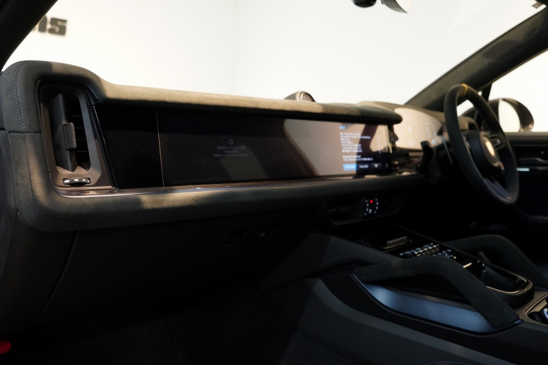 ポルシェ カイエンクーペ Turbo E-Hybrid Coupe with GT Package  PDCC ブルメスター リアアクスル OP307 中古車 中古車