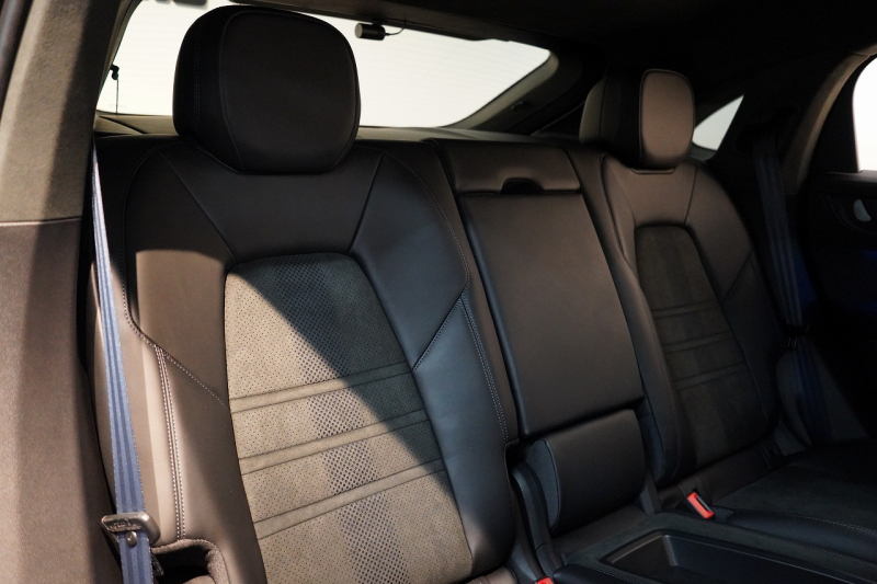 ポルシェ カイエンクーペ Turbo E-Hybrid Coupe with GT Package  PDCC ブルメスター リアアクスル OP307 中古車 中古車