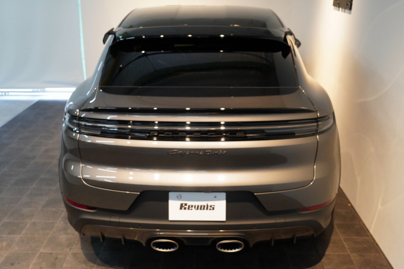 ポルシェ カイエンクーペ Turbo E-Hybrid Coupe with GT Package  PDCC ブルメスター リアアクスル OP307 中古車 中古車