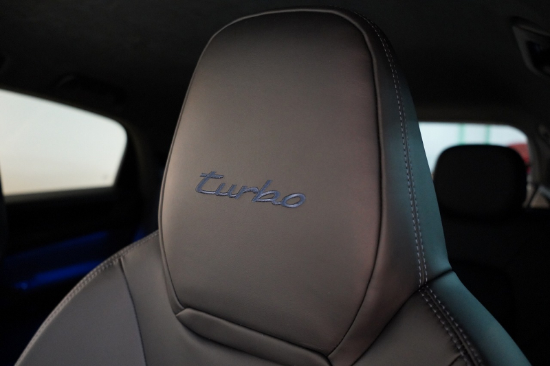 ポルシェ カイエンクーペ Turbo E-Hybrid Coupe with GT Package  PDCC ブルメスター リアアクスル OP307 中古車 中古車