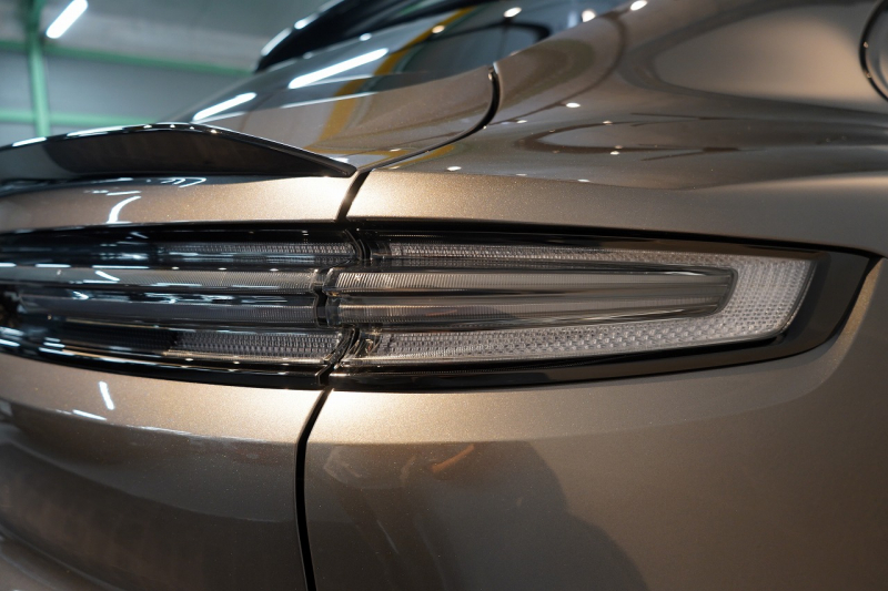 ポルシェ カイエンクーペ Turbo E-Hybrid Coupe with GT Package  PDCC ブルメスター リアアクスル OP307 中古車 中古車