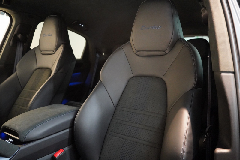 ポルシェ カイエンクーペ Turbo E-Hybrid Coupe with GT Package  PDCC ブルメスター リアアクスル OP307 中古車 中古車