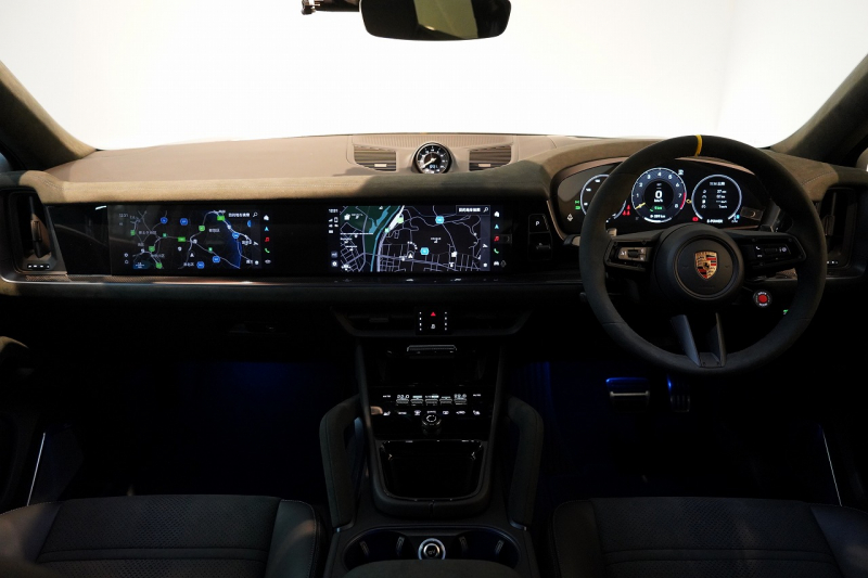 ポルシェ カイエンクーペ Turbo E-Hybrid Coupe with GT Package  PDCC ブルメスター リアアクスル OP307 中古車 中古車