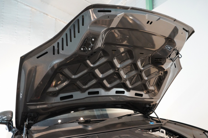 ポルシェ カイエンクーペ Turbo E-Hybrid Coupe with GT Package  PDCC ブルメスター リアアクスル OP307 中古車 中古車