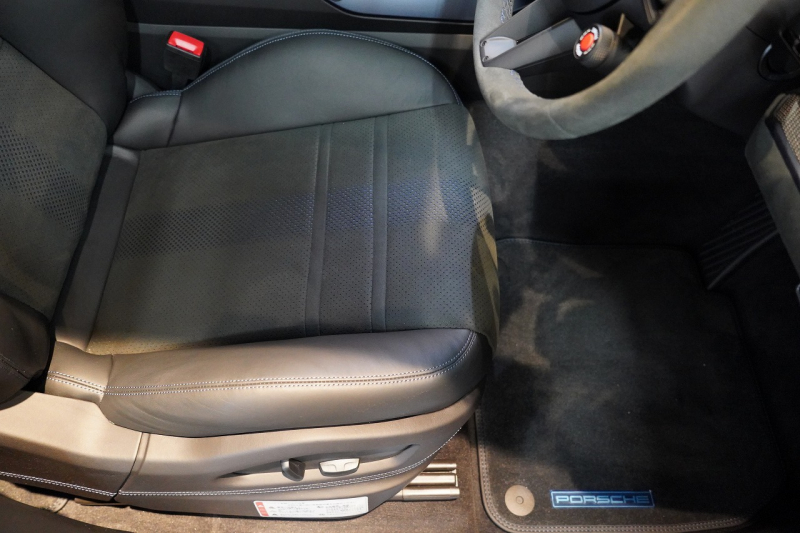 ポルシェ カイエンクーペ Turbo E-Hybrid Coupe with GT Package  PDCC ブルメスター リアアクスル OP307 中古車 中古車