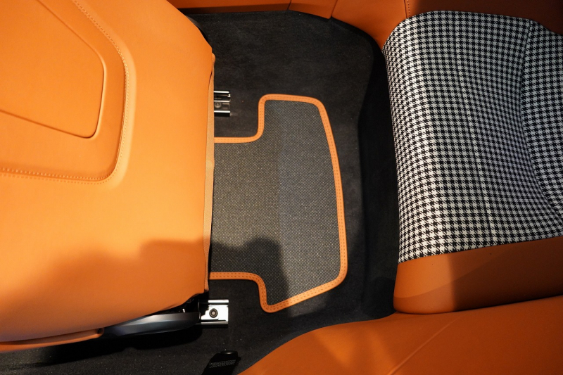 ポルシェ 911(Type992) Targa 4 PDK 左H OP623 ワンオーナー ヘリテージデザインPKG スポクロ スポエグ Fリフト 中古車 中古車