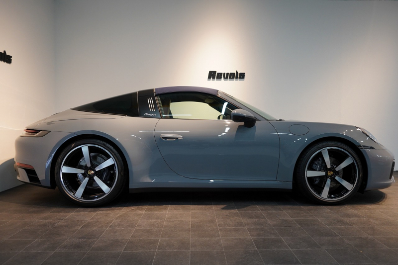 ポルシェ 911(Type992) Targa 4 PDK 左H OP623 ワンオーナー ヘリテージデザインPKG スポクロ スポエグ Fリフト 中古車 中古車