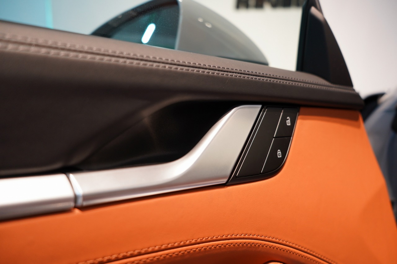 ポルシェ 911(Type992) Targa 4 PDK 左H OP623 ワンオーナー ヘリテージデザインPKG スポクロ スポエグ Fリフト 中古車 中古車