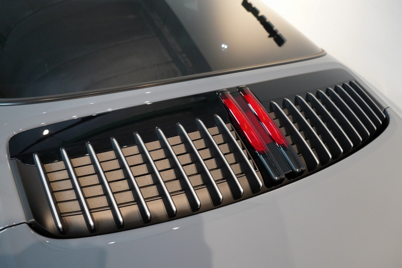 ポルシェ 911(Type992) Targa 4 PDK 左H OP623 ワンオーナー ヘリテージデザインPKG スポクロ スポエグ Fリフト 中古車 中古車