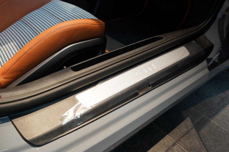 ポルシェ 911(Type992) Targa 4 PDK 左H OP623 ワンオーナー ヘリテージデザインPKG スポクロ スポエグ Fリフト 中古車 中古車