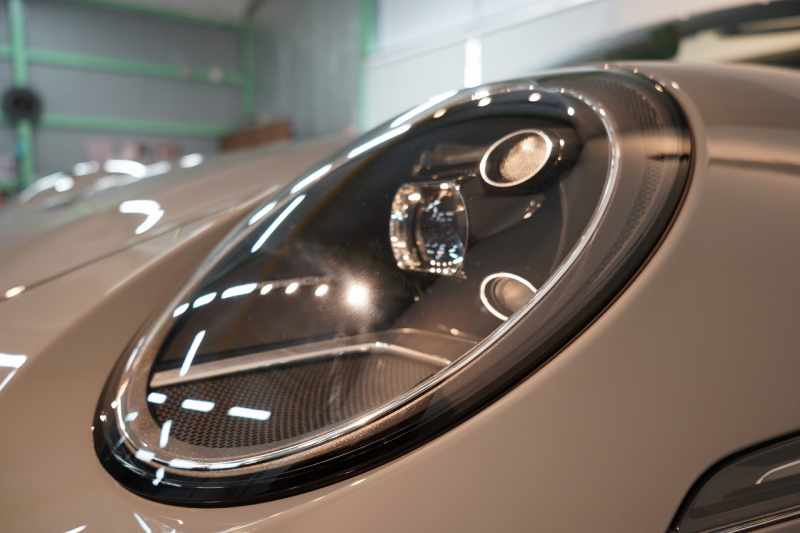 ポルシェ 911(Type992) Targa 4 PDK 左H OP623 ワンオーナー ヘリテージデザインPKG スポクロ スポエグ Fリフト 中古車 中古車