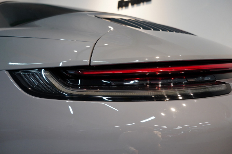 ポルシェ 911(Type992) Targa 4 PDK 左H OP623 ワンオーナー ヘリテージデザインPKG スポクロ スポエグ Fリフト 中古車 中古車