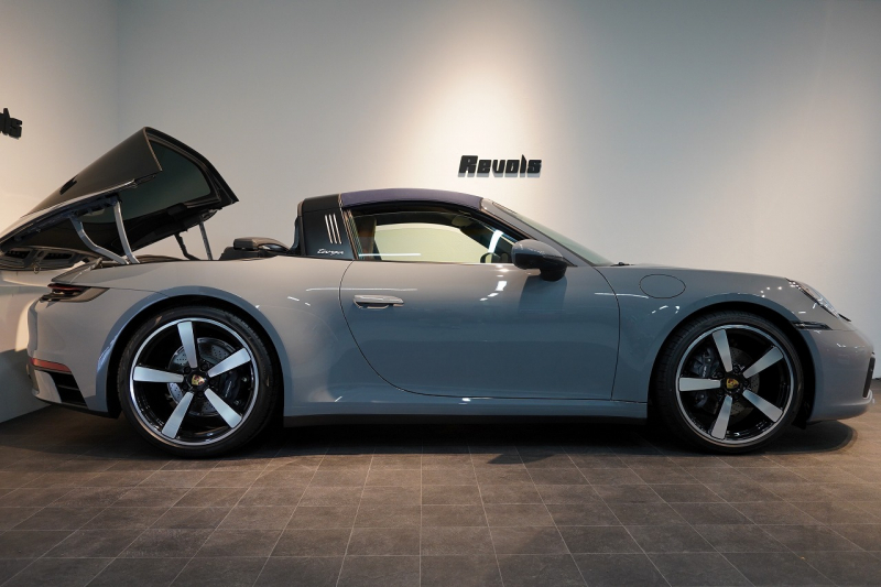 ポルシェ 911(Type992) Targa 4 PDK 左H OP623 ワンオーナー ヘリテージデザインPKG スポクロ スポエグ Fリフト 中古車 中古車
