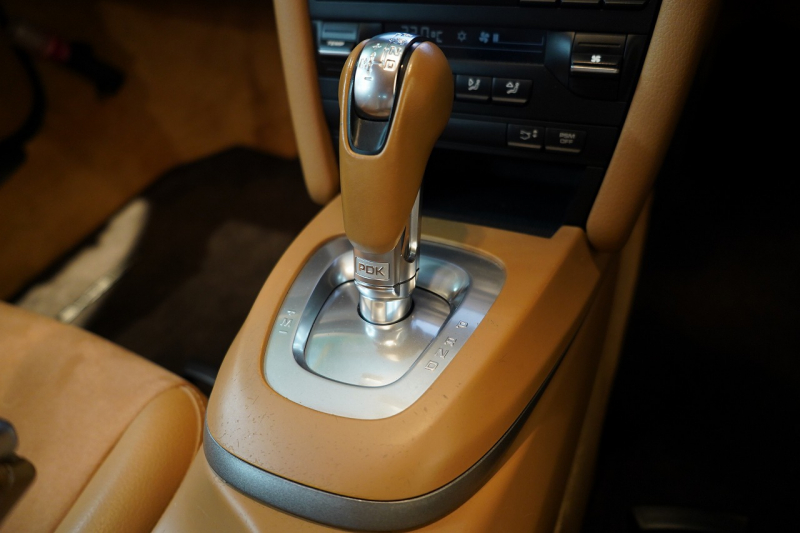 ポルシェ ケイマン(Type987) PDK 後期モデル スポーツクロノ&テールパイプ&ステアリング PC入庫16回 中古車 中古車