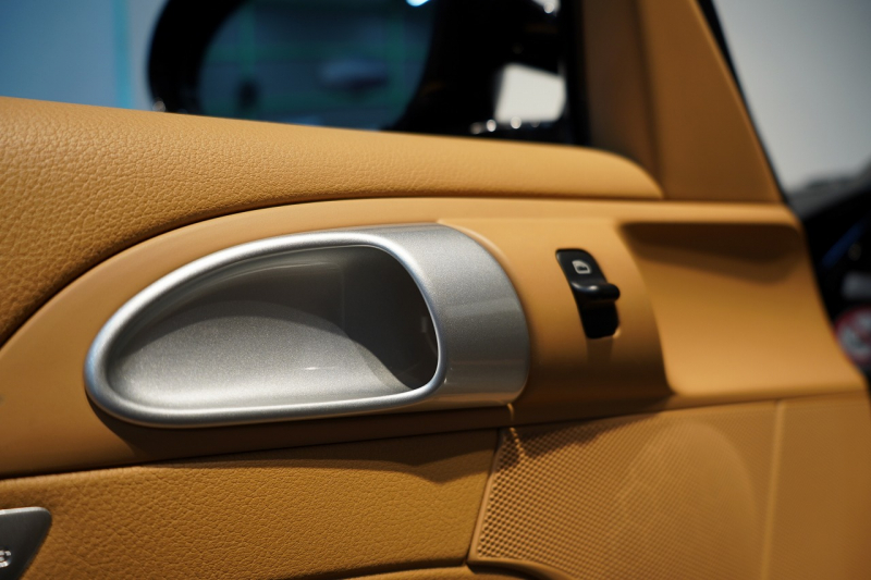 ポルシェ ケイマン(Type987) PDK 後期モデル スポーツクロノ&テールパイプ&ステアリング PC入庫16回 中古車 中古車