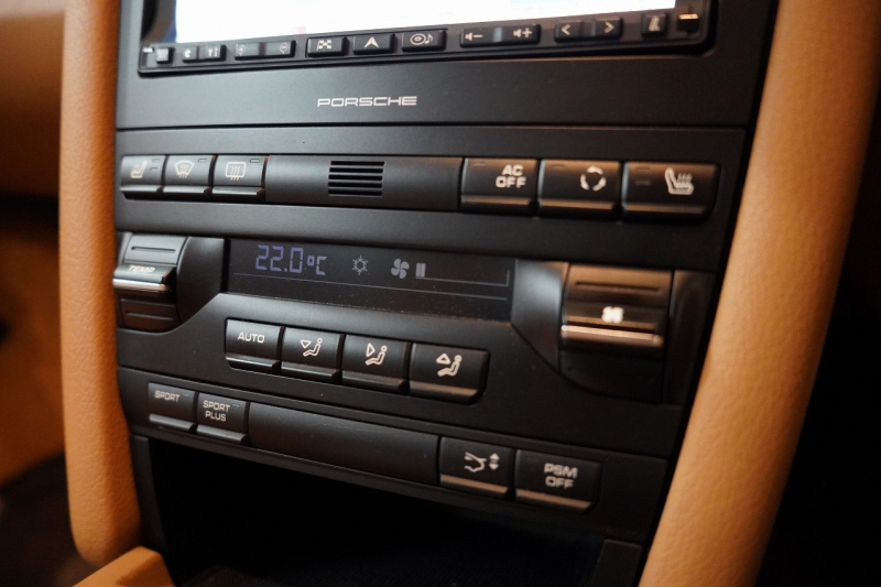 ポルシェ ケイマン(Type987) PDK 後期モデル スポーツクロノ&テールパイプ&ステアリング PC入庫16回 中古車 中古車