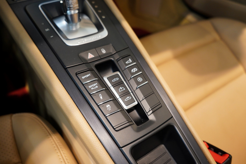 ポルシェ 911(Type991.1) Carrera GTS Cabriolet NA最終モデル 3.8L レッドトップ キャララホワイトメタリック  中古車