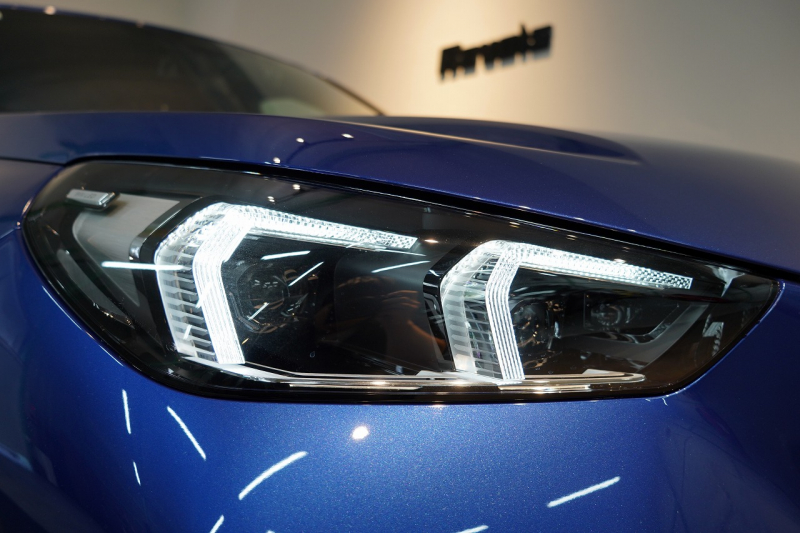 BMW X1 xDrive 20d M Sport ワンオーナー パノラマガラスサンルーフ 禁煙車 中古車 中古車