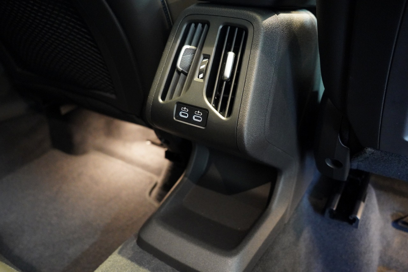 BMW X1 xDrive 20d M Sport ワンオーナー パノラマガラスサンルーフ 禁煙車 中古車 中古車