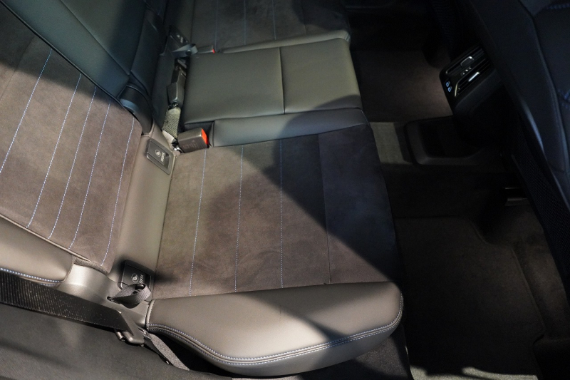 BMW X1 xDrive 20d M Sport ワンオーナー パノラマガラスサンルーフ 禁煙車 中古車 中古車