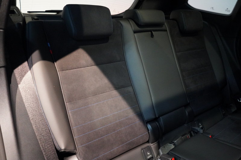 BMW X1 xDrive 20d M Sport ワンオーナー パノラマガラスサンルーフ 禁煙車 中古車 中古車