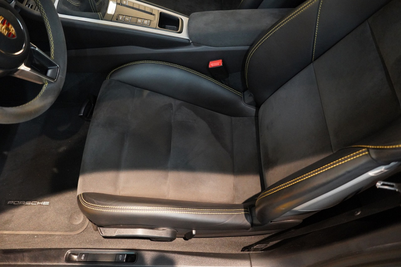 ポルシェ ケイマン(Type981) GT4 6MT 左H スポーツクロノ スポーツエグゾースト レザーインテリア/イエローステッチ 中古車 中古車