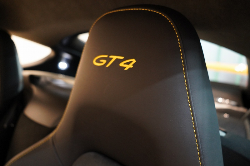 ポルシェ ケイマン(Type981) GT4 6MT 左H スポーツクロノ スポーツエグゾースト レザーインテリア/イエローステッチ 中古車 中古車