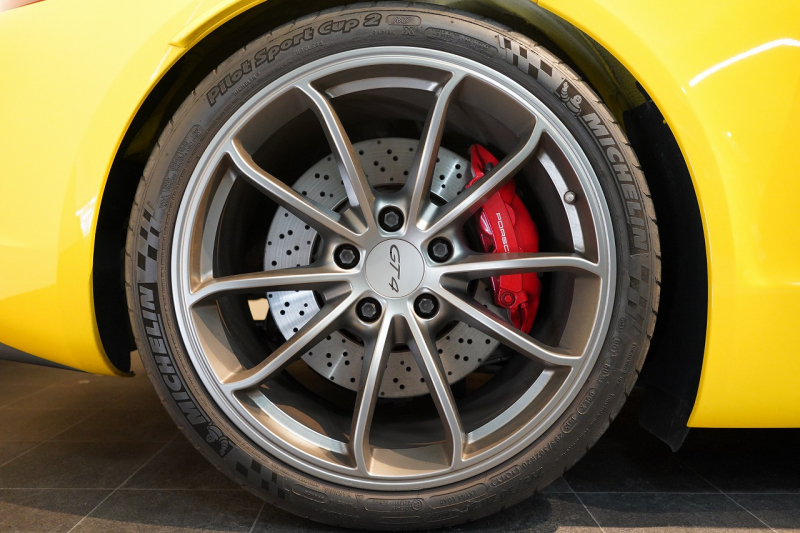 ポルシェ ケイマン(Type981) GT4 6MT 左H スポーツクロノ スポーツエグゾースト レザーインテリア/イエローステッチ 中古車 中古車