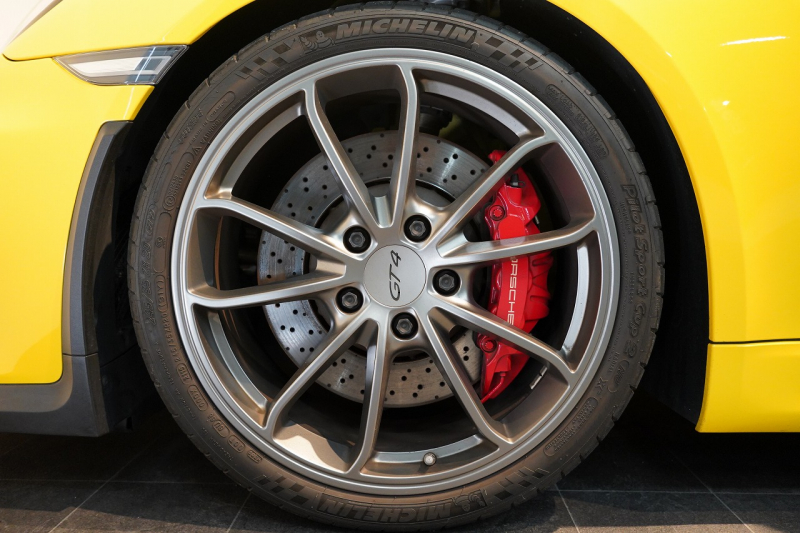 ポルシェ ケイマン(Type981) GT4 6MT 左H スポーツクロノ スポーツエグゾースト レザーインテリア/イエローステッチ 中古車 中古車