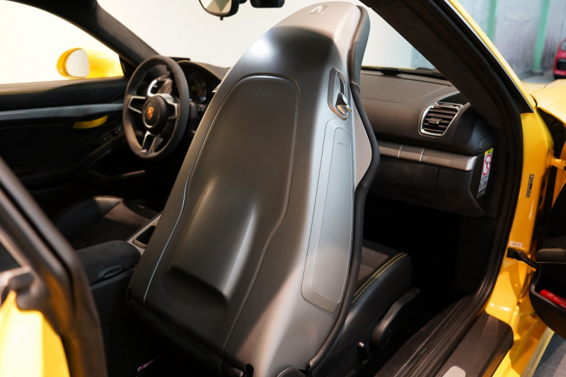 ポルシェ ケイマン(Type981) GT4 6MT 左H スポーツクロノ スポーツエグゾースト レザーインテリア/イエローステッチ 中古車 中古車