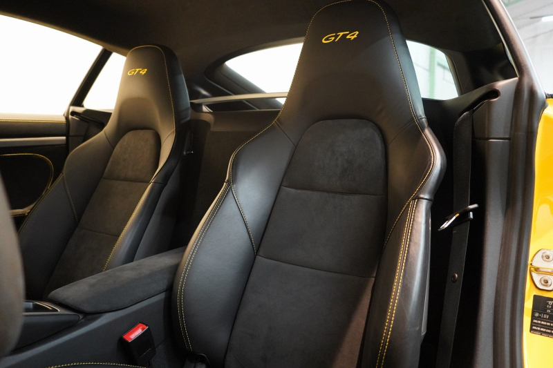 ポルシェ ケイマン(Type981) GT4 6MT 左H スポーツクロノ スポーツエグゾースト レザーインテリア/イエローステッチ 中古車 中古車