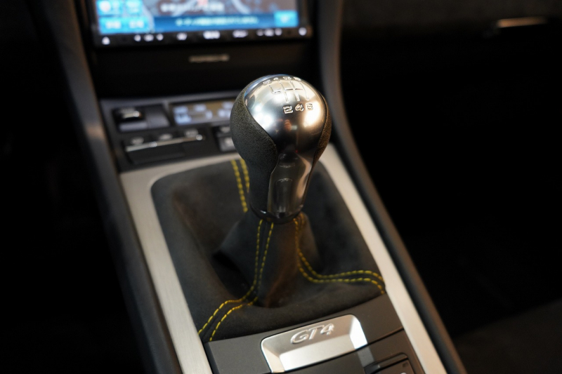 ポルシェ ケイマン(Type981) GT4 6MT 左H スポーツクロノ スポーツエグゾースト レザーインテリア/イエローステッチ 中古車 中古車