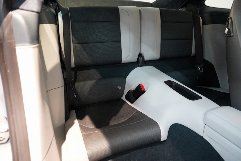 ポルシェ 911(Type991.2) Carrera PDK スポーツクロノ スポーツデザインフロントエプロン  レザーインテリア 20インチCarrera Sportホイール BOSEサウンド 中古車 中古車