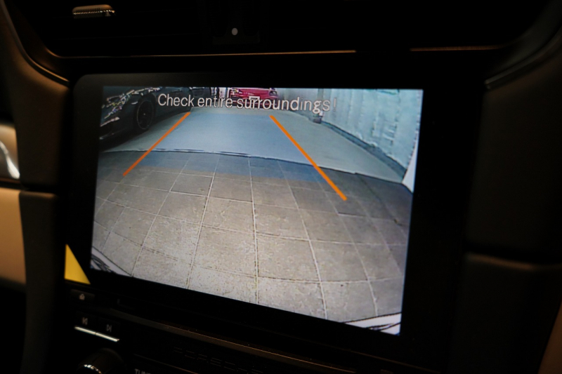 ポルシェ 911(Type991.2) Carrera PDK スポーツクロノ スポーツデザインフロントエプロン  レザーインテリア 20インチCarrera Sportホイール BOSEサウンド 中古車 中古車