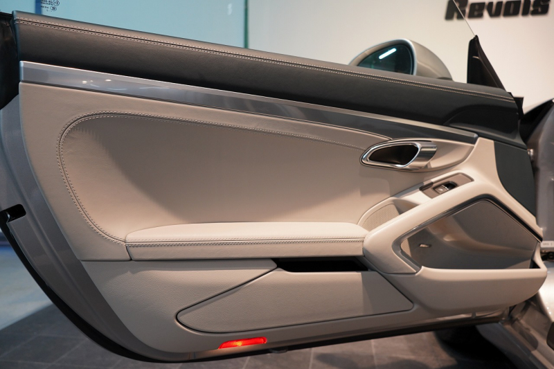 ポルシェ 911(Type991.2) Carrera PDK スポーツクロノ スポーツデザインフロントエプロン  レザーインテリア 20インチCarrera Sportホイール BOSEサウンド 中古車 中古車