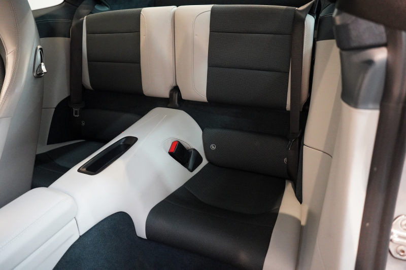 ポルシェ 911(Type991.2) Carrera PDK スポーツクロノ スポーツデザインフロントエプロン  レザーインテリア 20インチCarrera Sportホイール BOSEサウンド 中古車 中古車