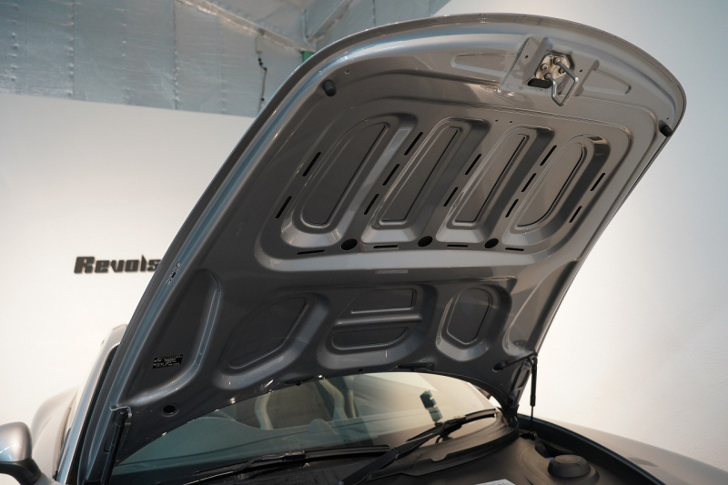 ポルシェ 911(Type991.2) Carrera PDK スポーツクロノ スポーツデザインフロントエプロン  レザーインテリア 20インチCarrera Sportホイール BOSEサウンド 中古車 中古車