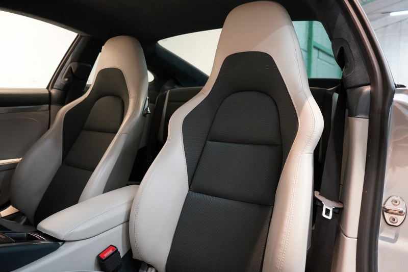 ポルシェ 911(Type991.2) Carrera PDK スポーツクロノ スポーツデザインフロントエプロン  レザーインテリア 20インチCarrera Sportホイール BOSEサウンド 中古車 中古車