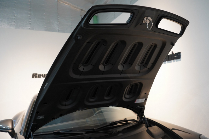 ポルシェ 911(Type992) GT3 Touring Package 6MT 左H ワンオーナー OP491 クロノ PCCB Fリフト カーボンルーフ レザーインテリア 中古車 中古車