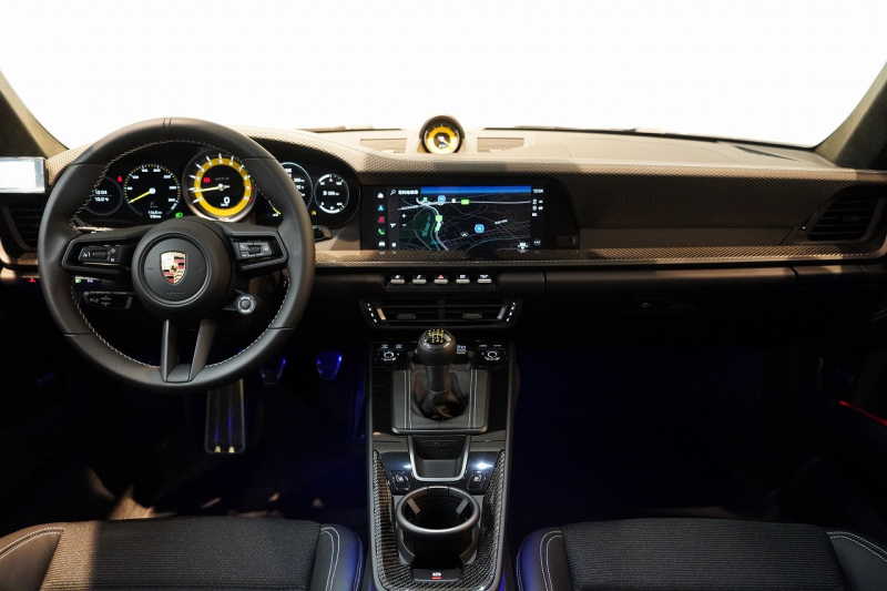 ポルシェ 911(Type992) GT3 Touring Package 6MT 左H ワンオーナー OP491 クロノ PCCB Fリフト カーボンルーフ レザーインテリア 中古車 中古車