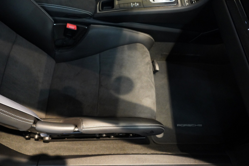 ポルシェ 911(Type991.2) GT3RS PDK 左H 延長保証2026年3月5日迄 PCCB クラブスポーツPKG スポーツクロノPKG LEDヘッドライト Fリフト 中古車 中古車