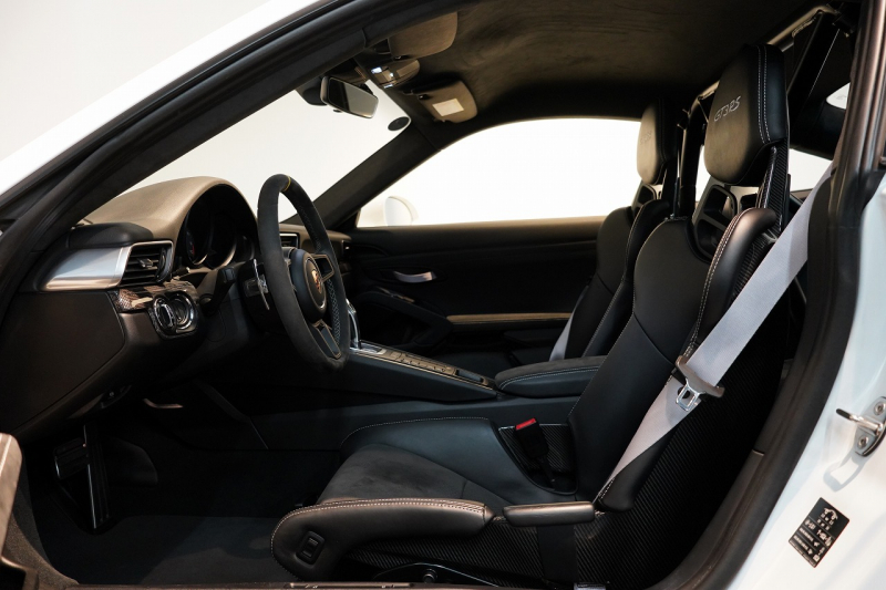 ポルシェ 911(Type991.2) GT3RS PDK 左H 延長保証2026年3月5日迄 PCCB クラブスポーツPKG スポーツクロノPKG LEDヘッドライト Fリフト 中古車 中古車